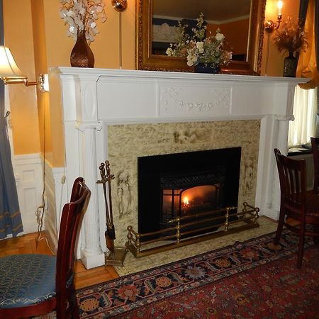 A Cambridge House Inn Екстериор снимка