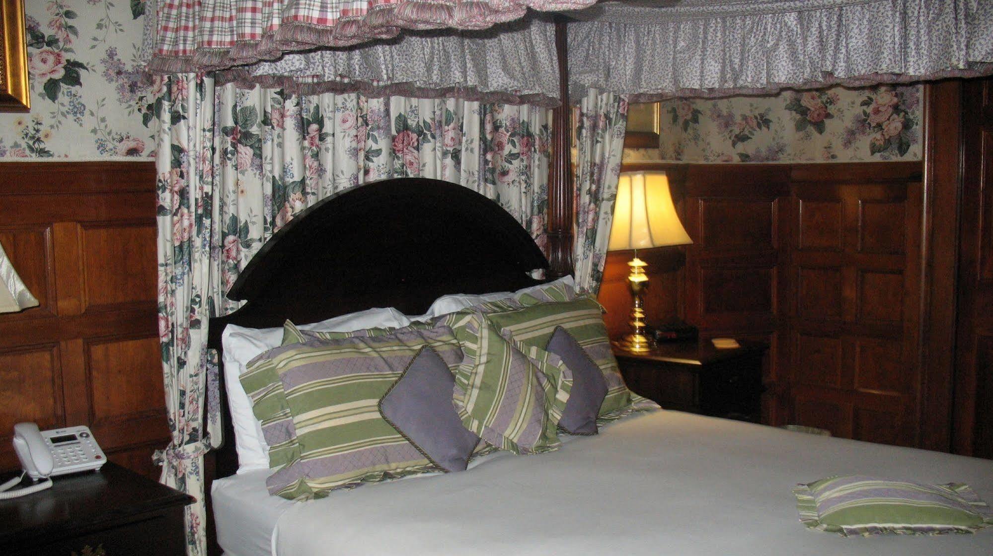 A Cambridge House Inn Екстериор снимка